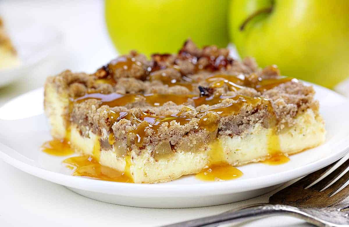 Apple Crisp Cheesecake