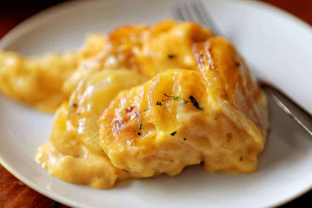 Cheesy Scalloped Potatoes | i am baker