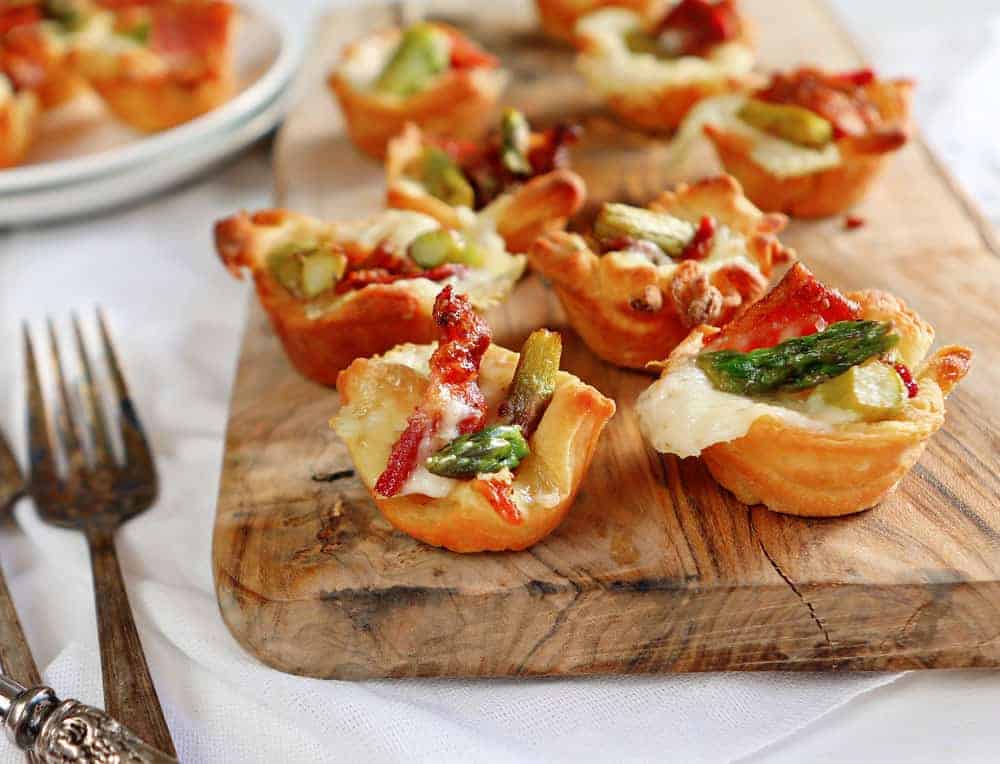 Baked Brie Bites with Bacon and Asparagus