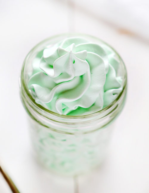 Peppermint Whipped Cream {VIDEO} i am baker