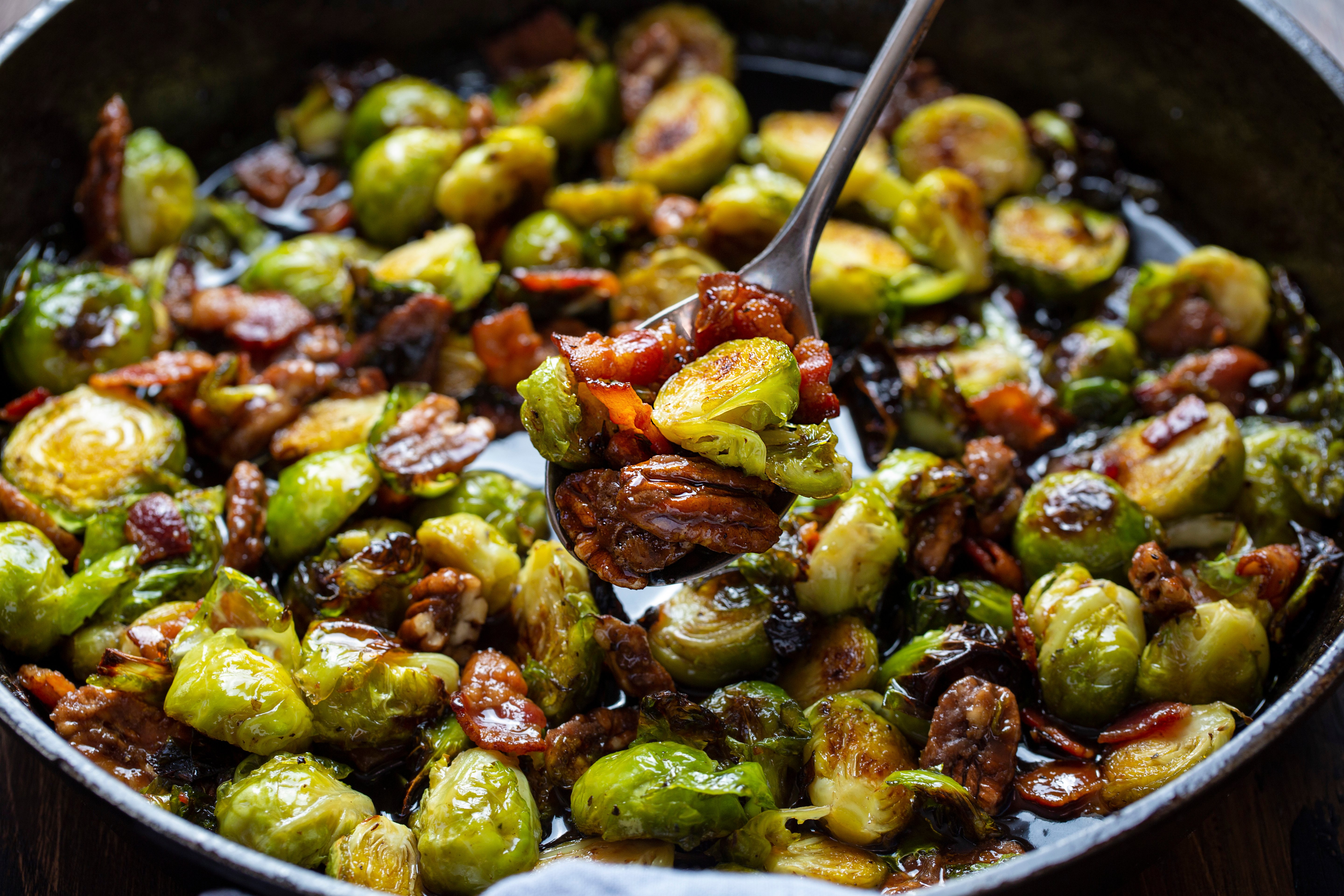 Skillet Roasted Brussel Sprouts With Maple Syrup And Smoked Almonds : Balsamic Glazed Brussels Sprouts Recipe Allrecipes - As they roast, the brussels sprouts develop a deep nutty flavor.