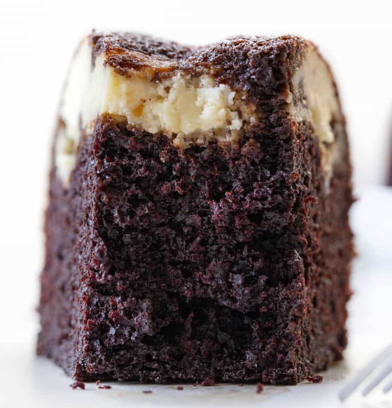 Chocolate Bundt Cake with Cream Cheese Filling {VIDEO} - i am baker