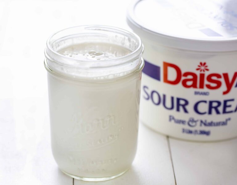 How to Make Buttermilk {VIDEO} i am baker