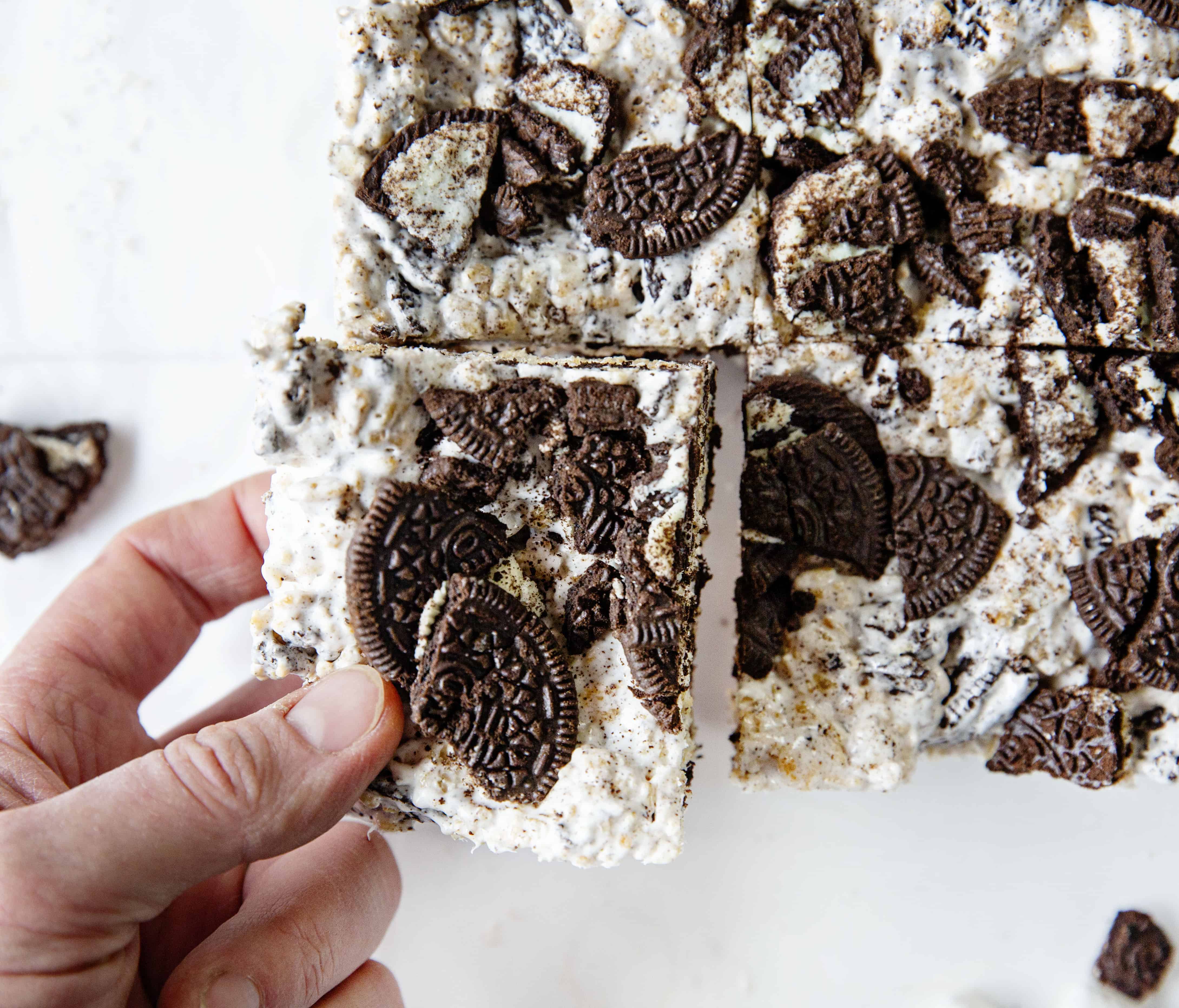 How to Make Oreo Rice Krispy Bars {VIDEO}