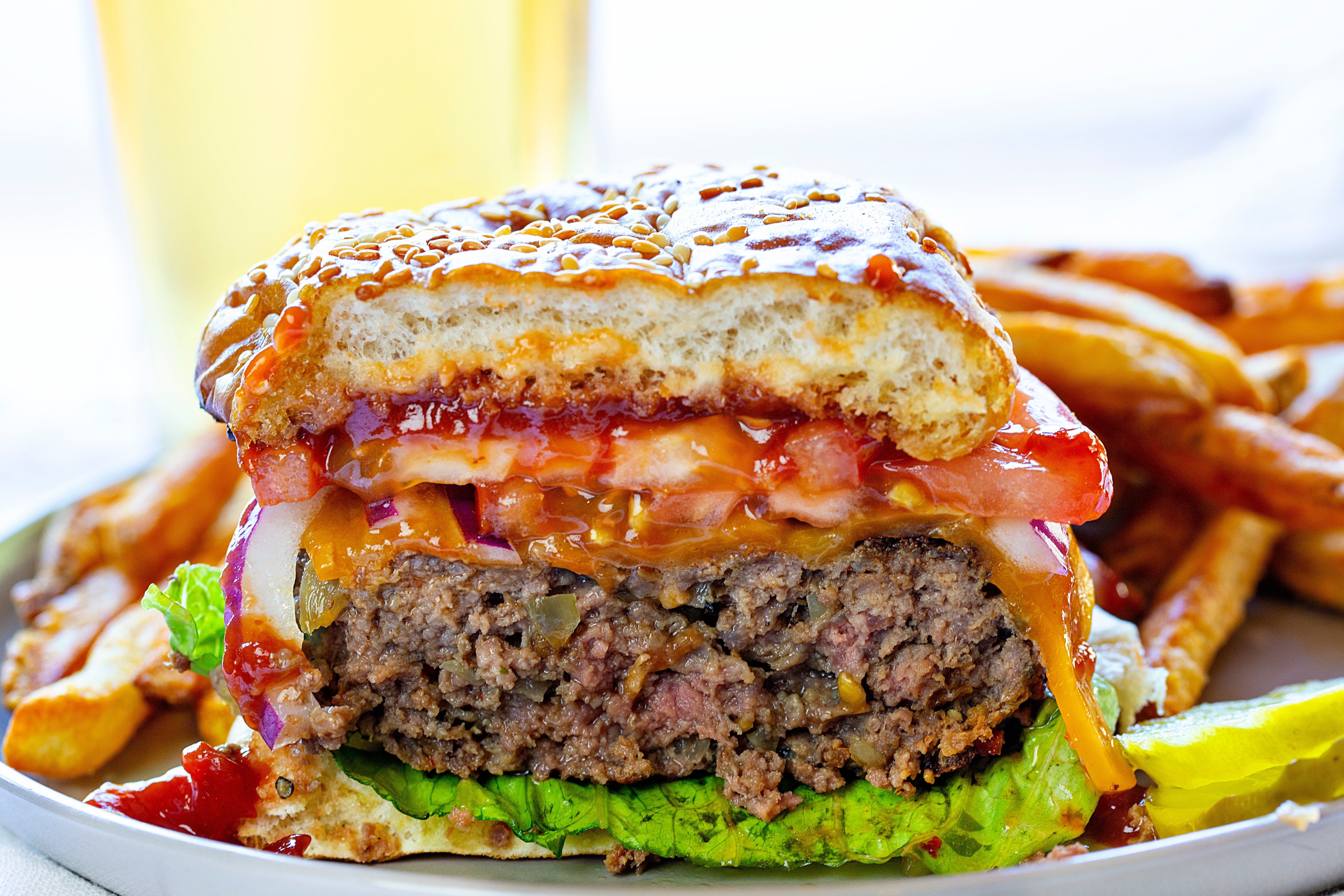 The Tastiest Bacon Cheeseburger (Perfectly Classic Flavors!)