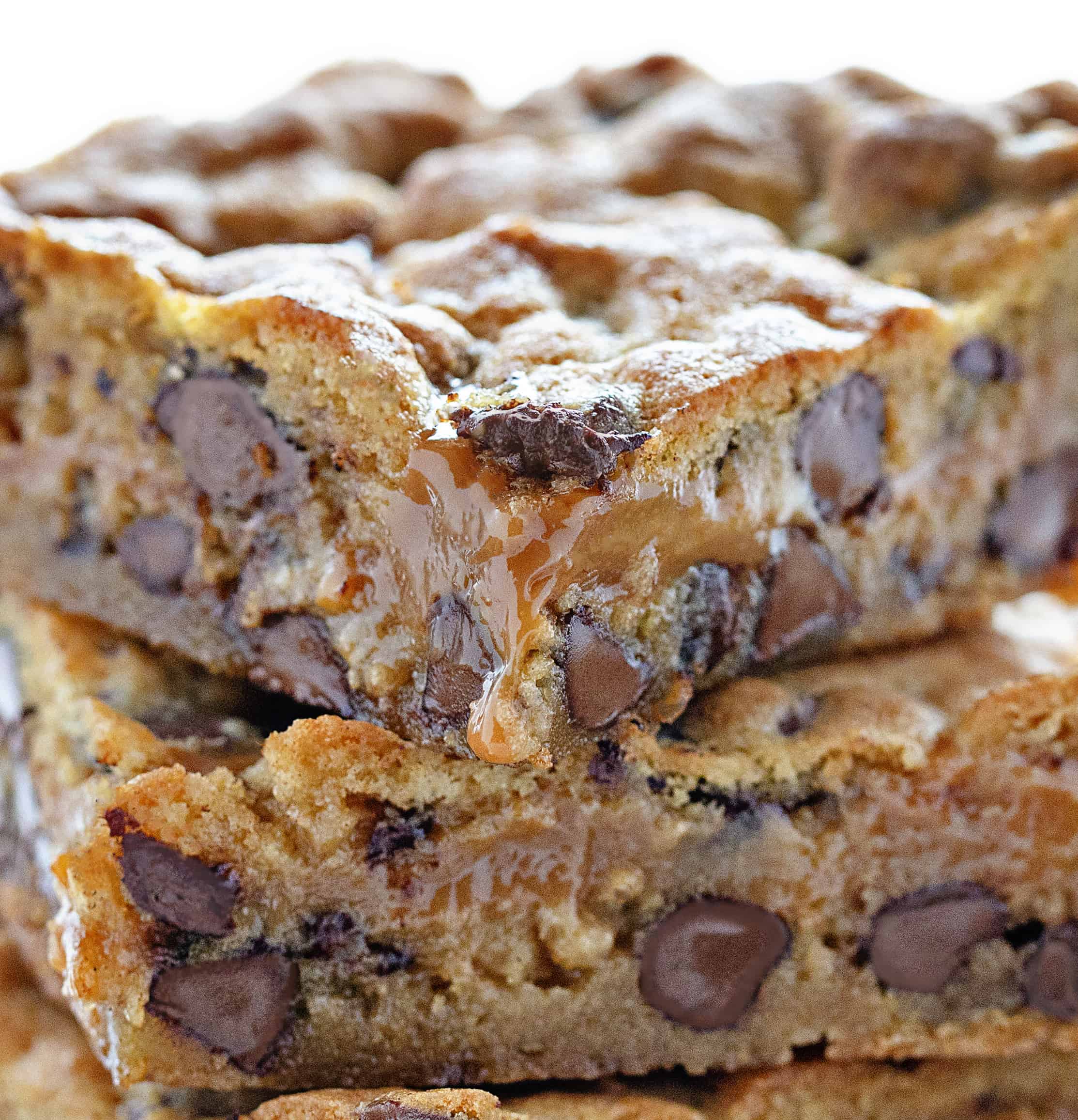 Ooey Gooey Chocolate Chip Caramel Bars