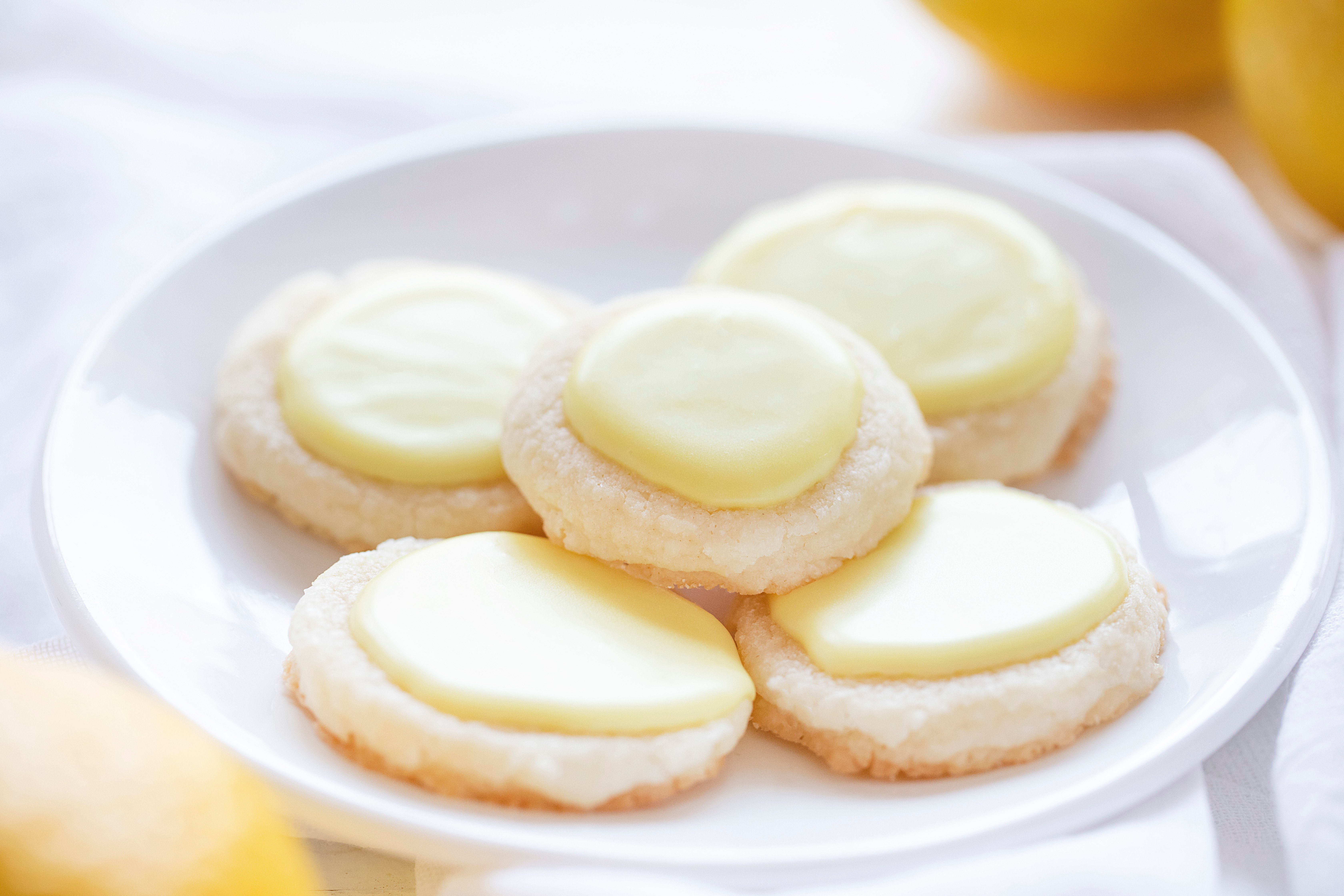 Tinted Lemon Meltaway Cookies