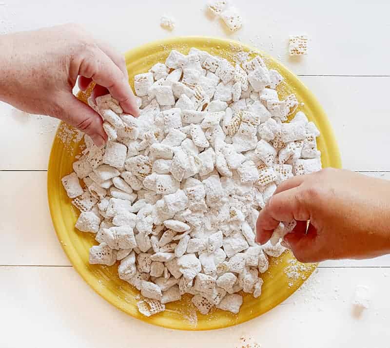 Banana Pudding Puppy Chow