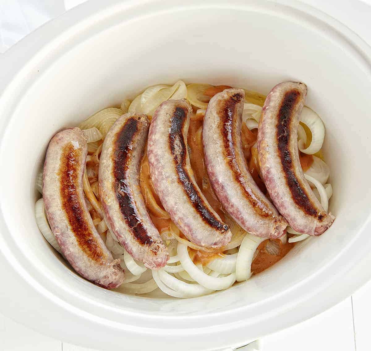 Delicious Slow Cooker Beer Brats Recipe