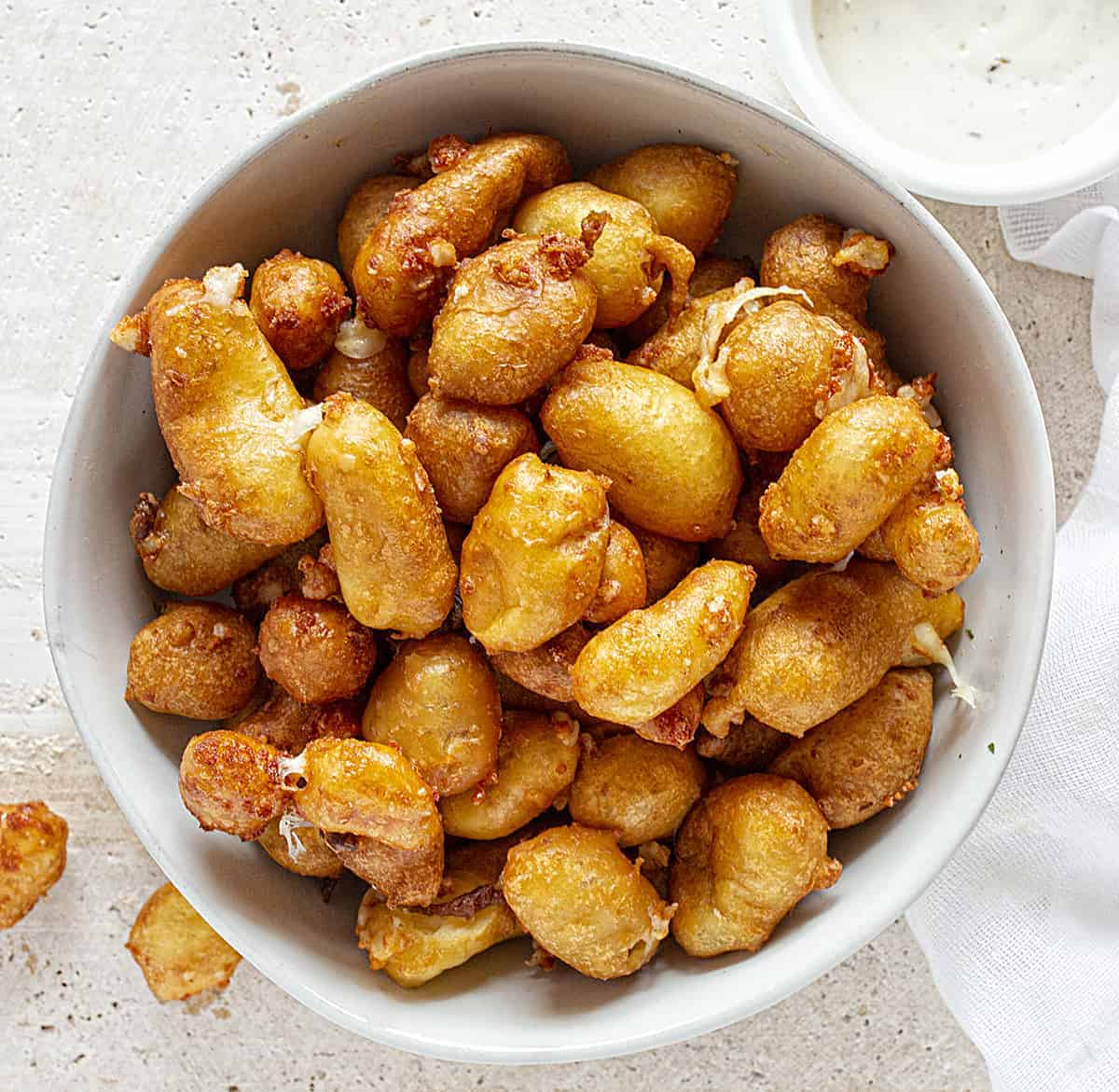 Easy Deep Fried Cheese Curds