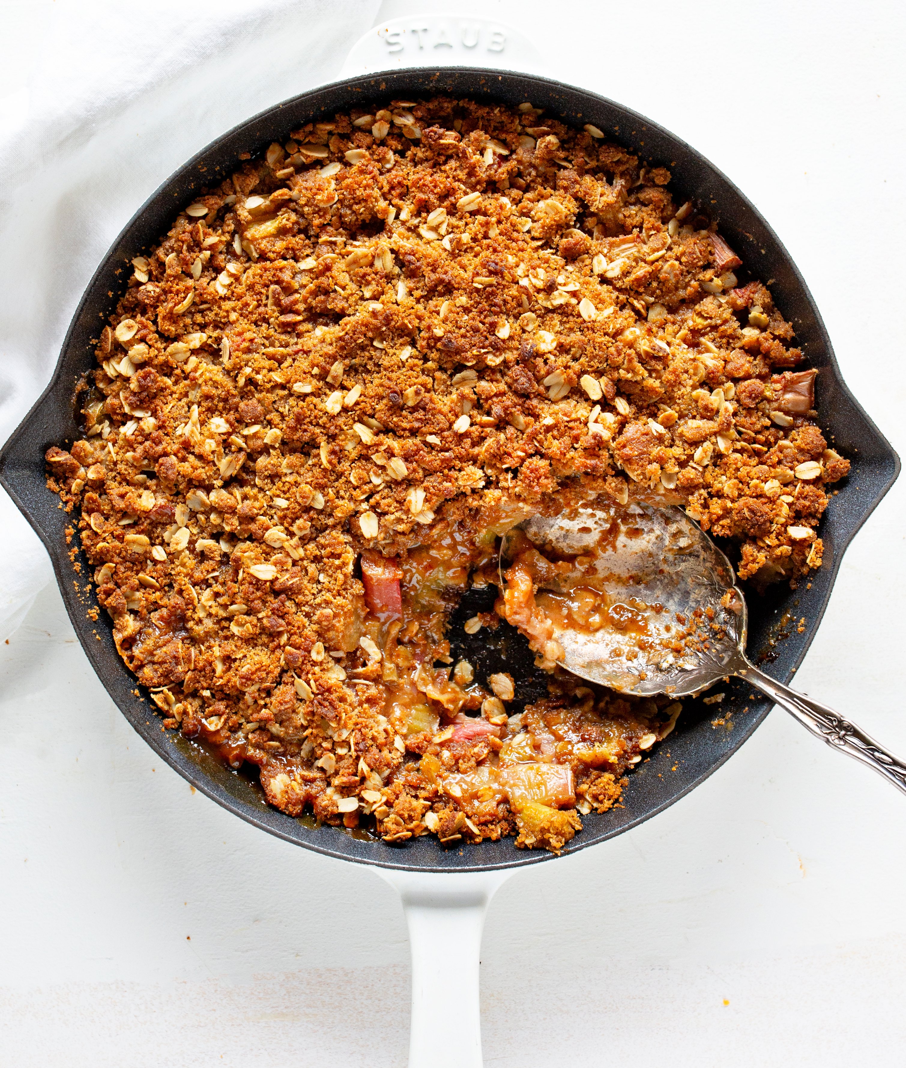 The Best Rhubarb Crisp - i am baker