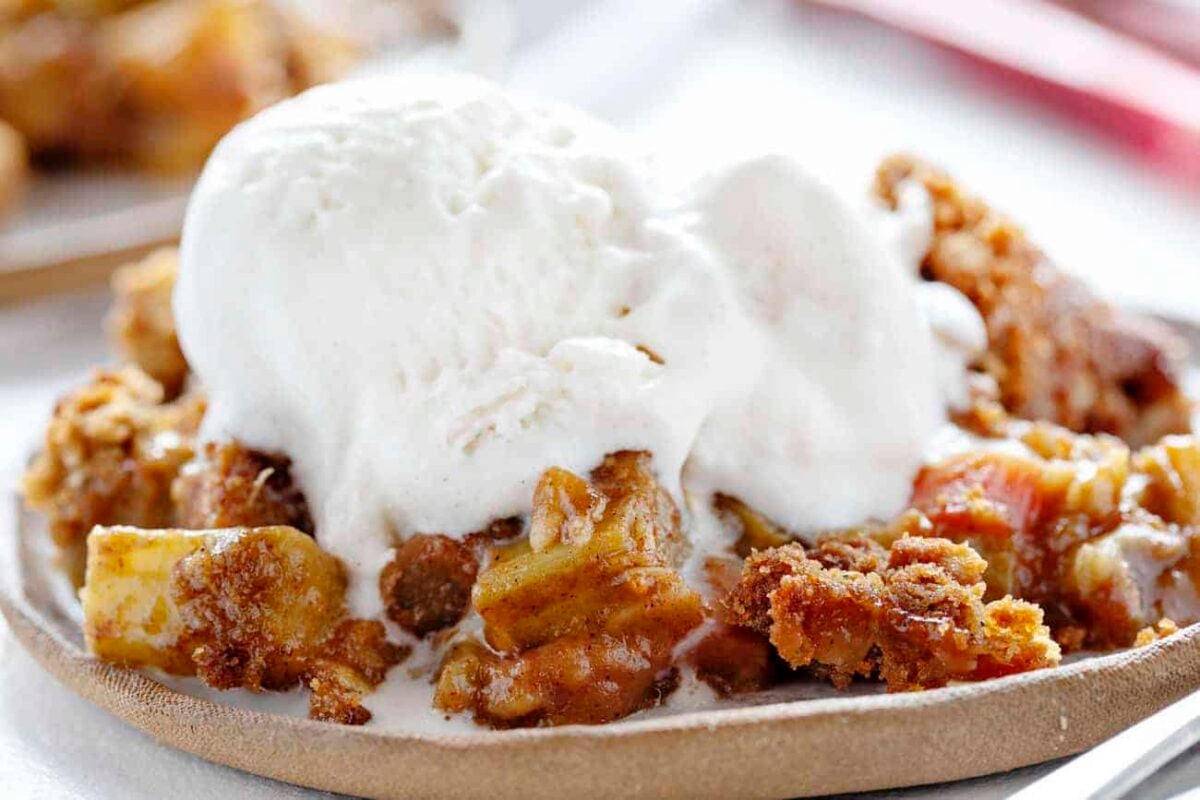 The Best Rhubarb Crisp