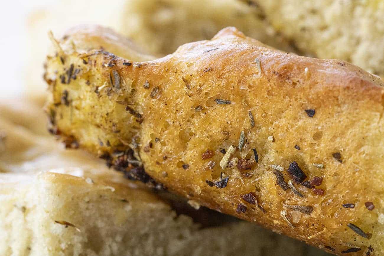 https://iambaker.net/wp-content/uploads/2020/05/foccacia-3.jpg