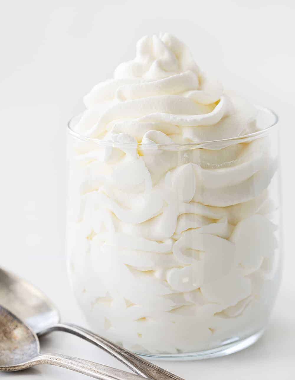 How to Make Easy Homemade Whipped Cream - The American Patriette