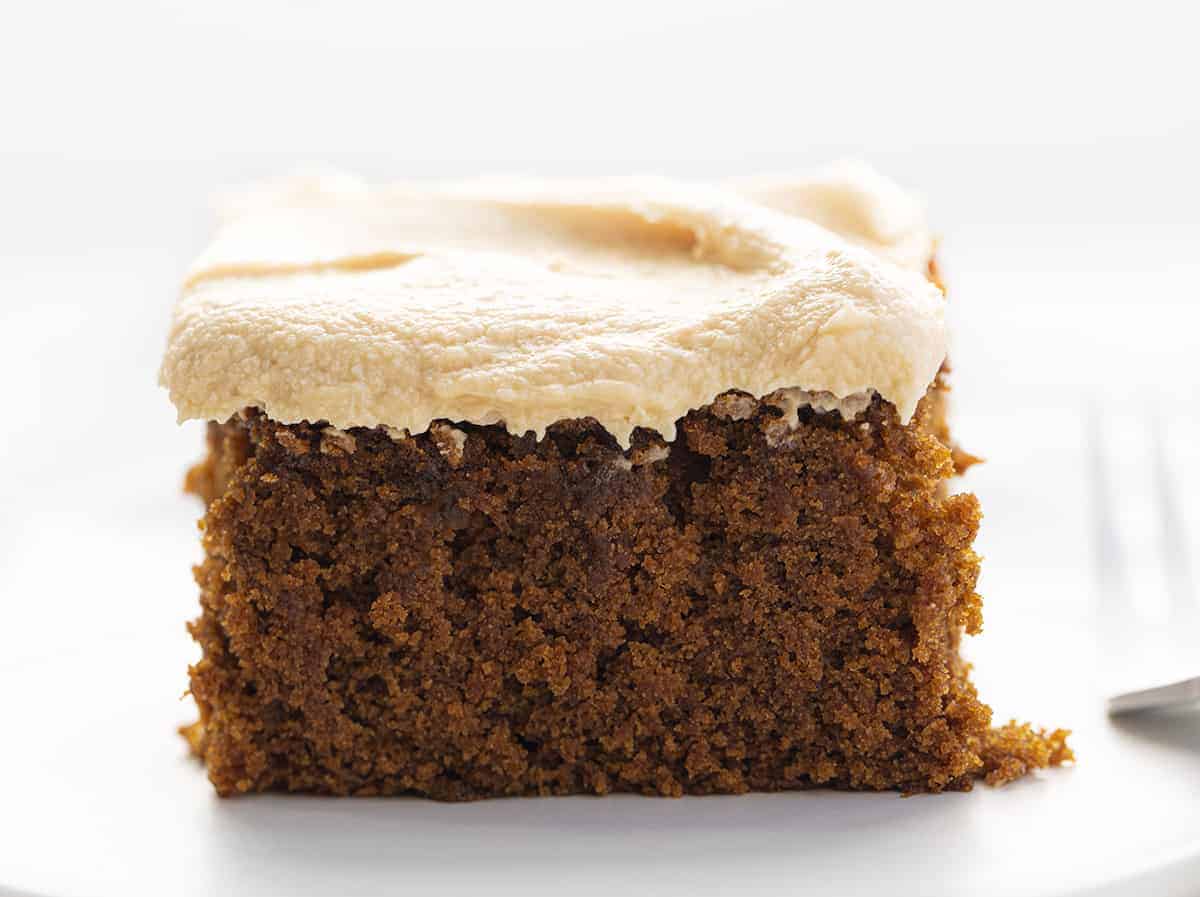 https://iambaker.net/wp-content/uploads/2020/12/gingerbread-cake-1.jpg