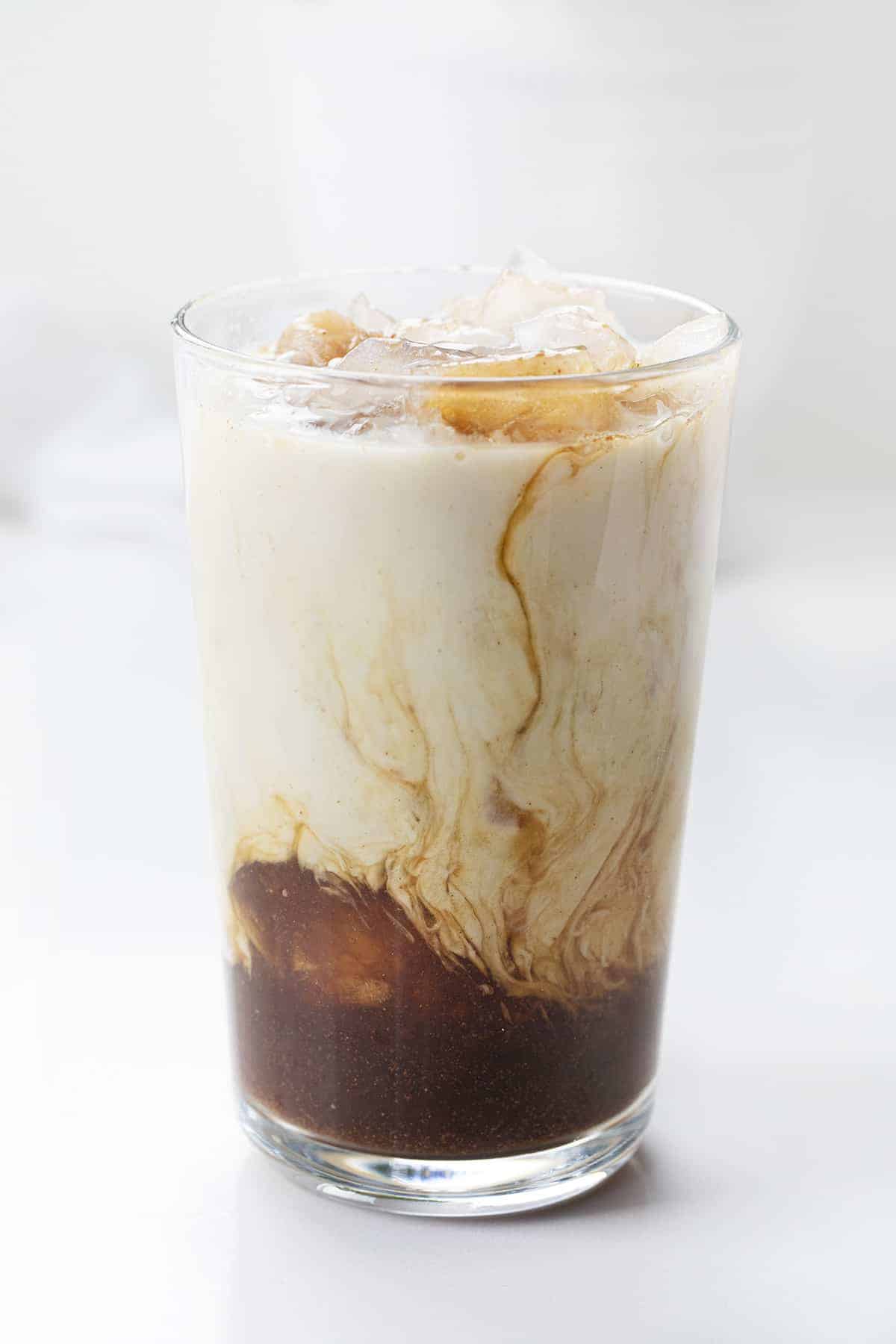 How To Make Good Iced Coffee With Oat Milk : iced coconut coffee with