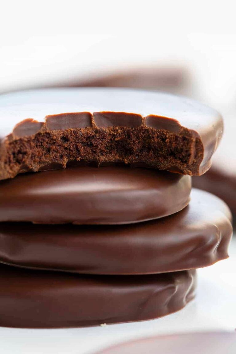 Chocolate Dipped Wafers {Thin Mint Copycat} i am baker