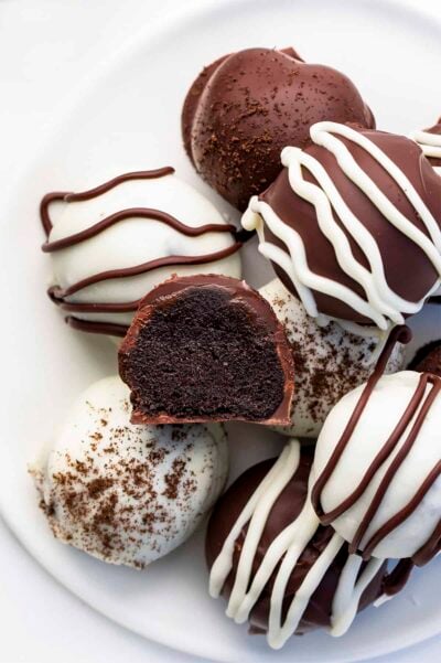 Oreo Truffles - I Am Baker