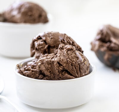 No-Churn Chocolate Ice Cream - i am baker