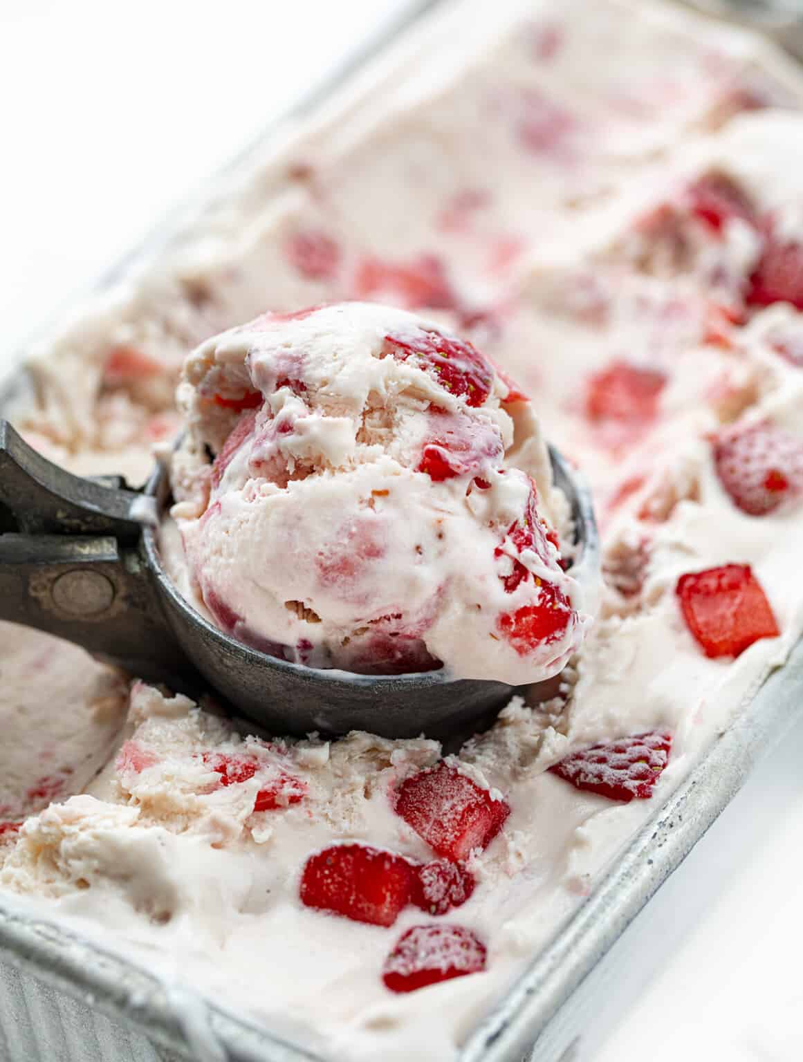 No-Churn Strawberry Ice Cream - i am baker