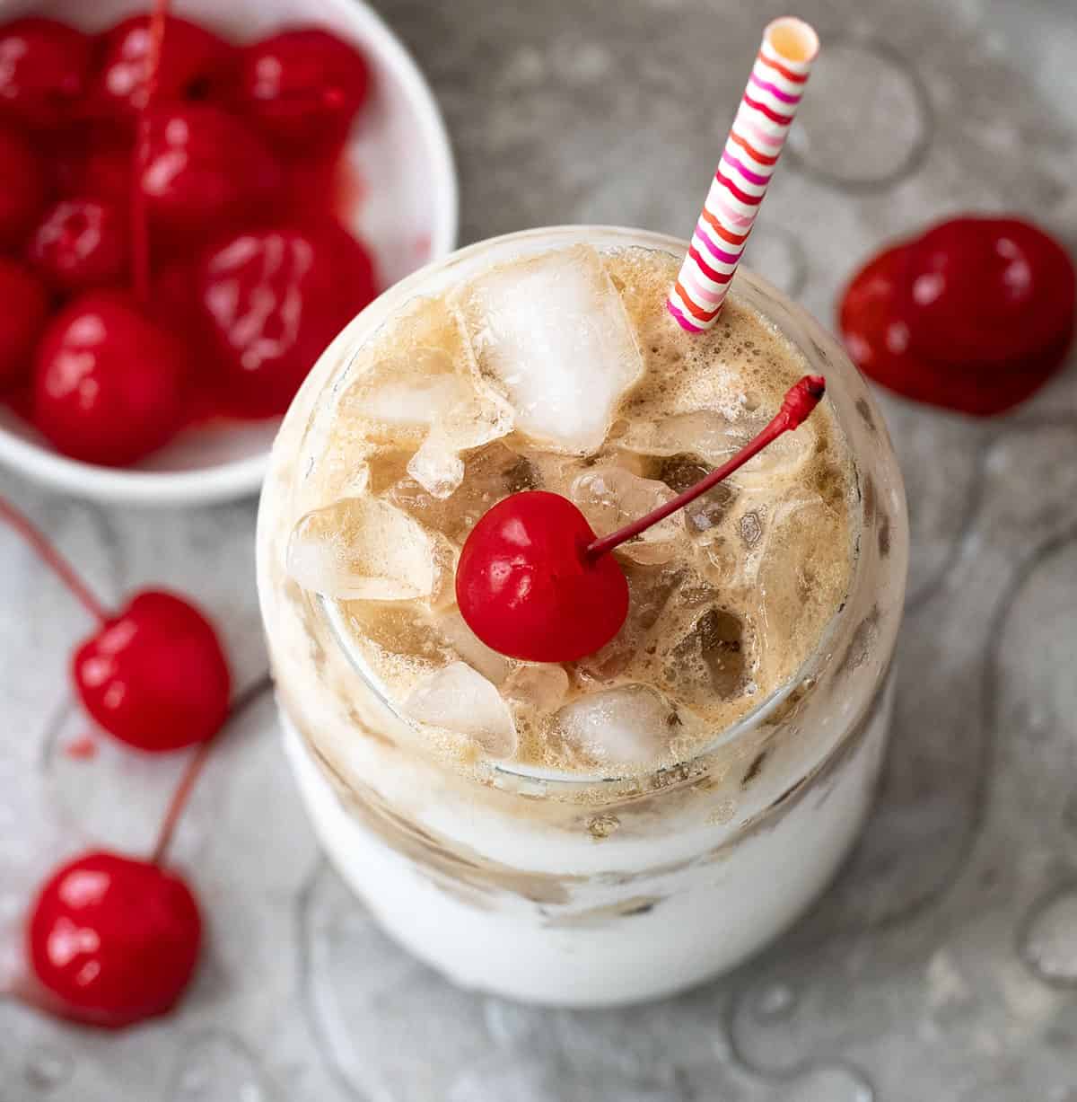 CLose up of a Fluffy Coke on a tray.