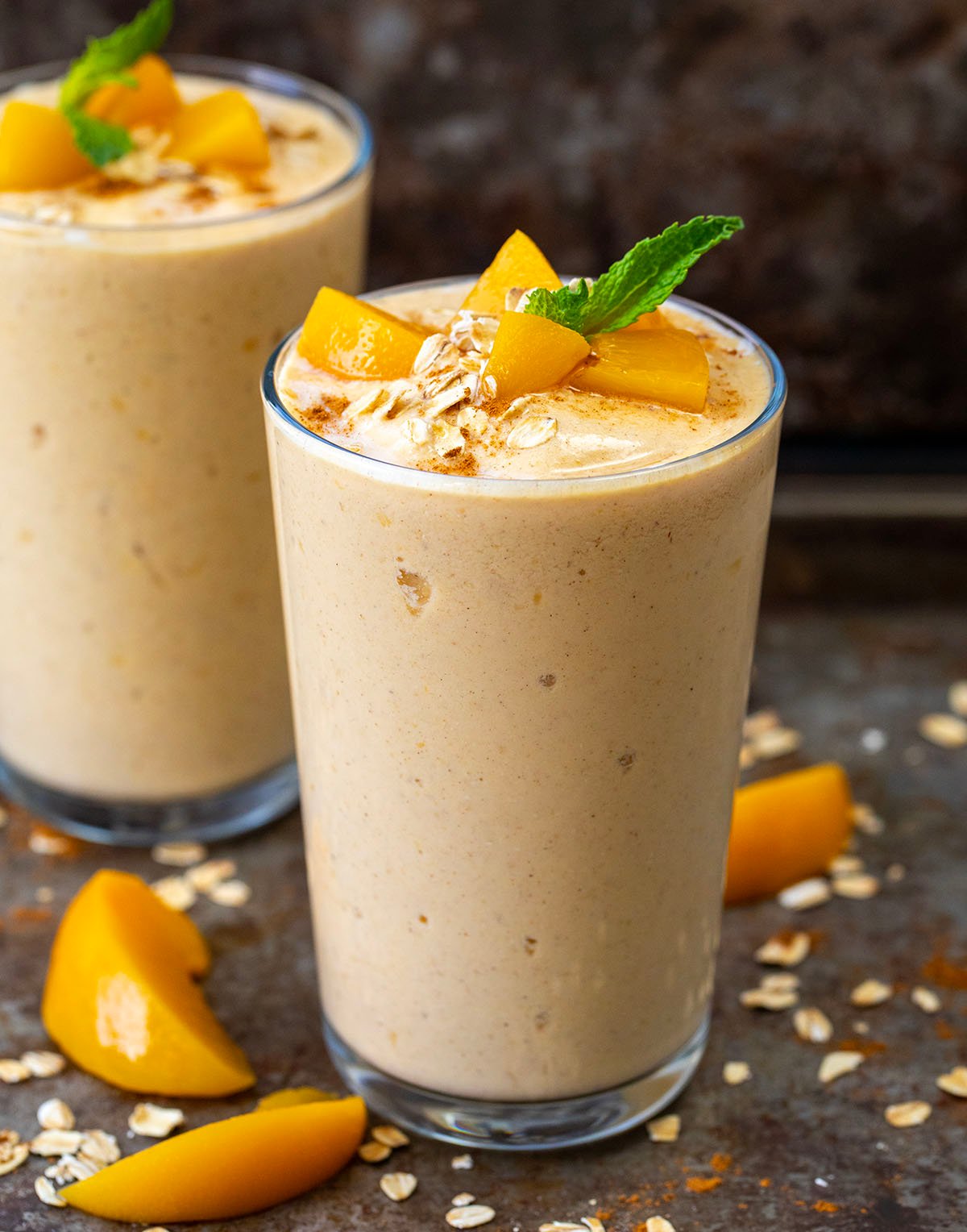 Peach Cobbler Smoothies with peaches and oatmeal.