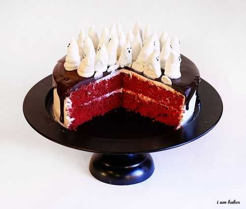 Boo-tiful Halloween Cake showing Red Velvet cake inside