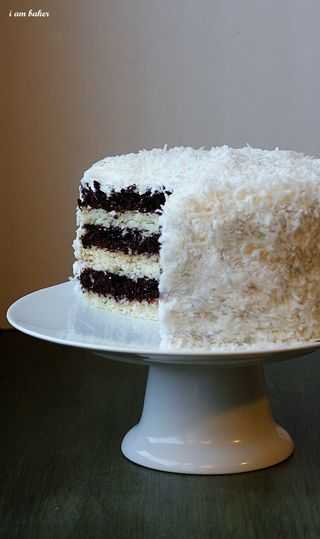 White Cake {Coconut Frosting} - i am baker