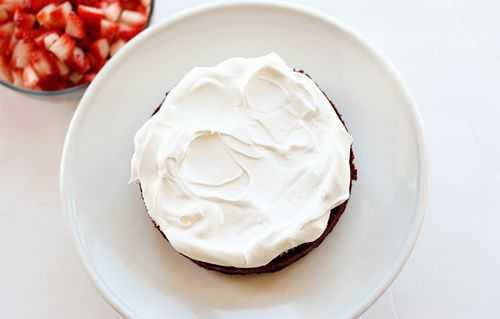Red Velvet Strawberry Shortcake Red Velvet Strawberry Shortcake #shortcake #cake #strawberry