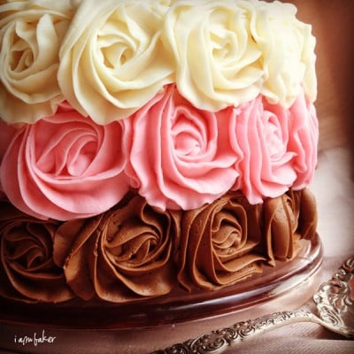 chocolate cake with pink roses